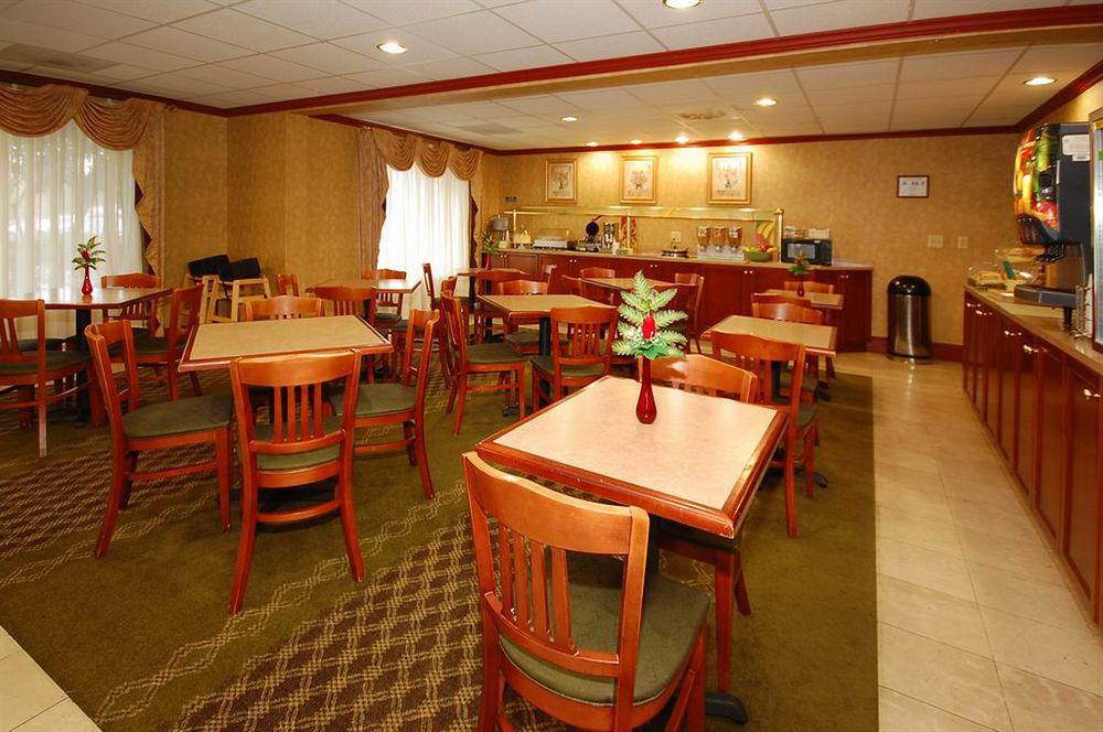 Quality Suites Pineville - Charlotte Restaurante foto